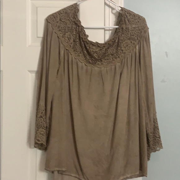 Tan long sleeve top - Picture 1 of 3